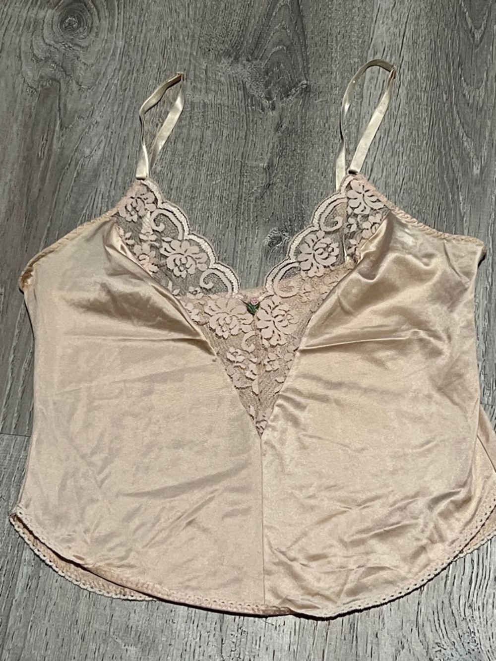 Vintage Maidenform Lace Chantilly Champagne Color Cami - Picture 2 of 12